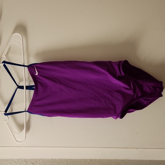 Nike One piece swimsuit M 10-12 yrs - Picture 1 of 8